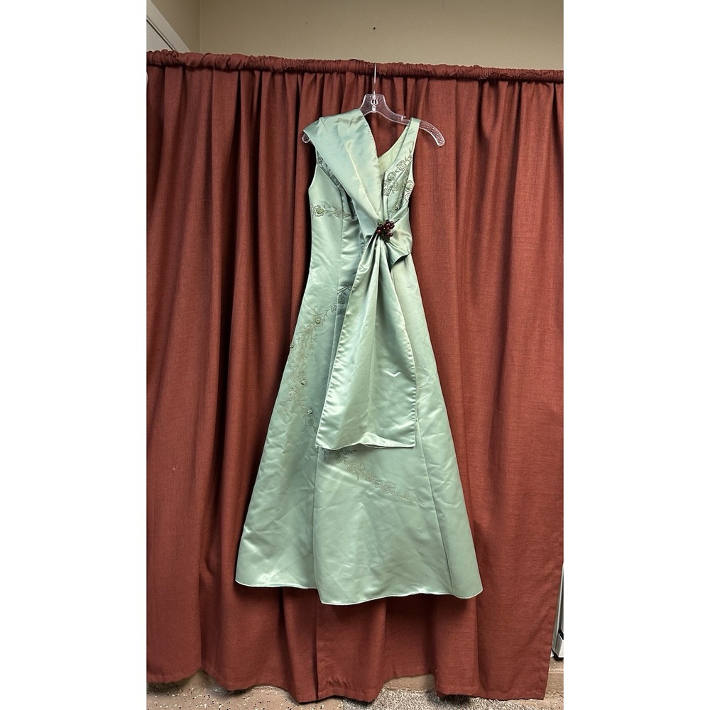 Lenovia Green Prom Christmas Dress Shoulder  red berry accent pin Size XS